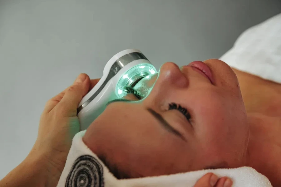 Handheld LED therapy device