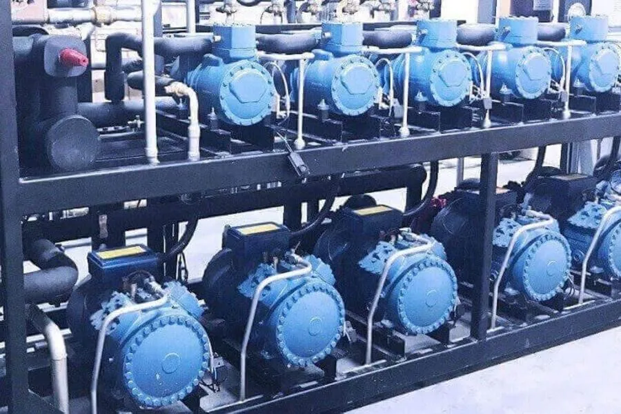 An industrial transcritical CO2 refrigeration system