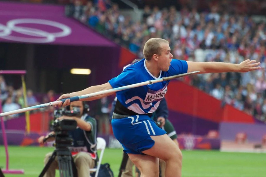 Athlete in blue using carbon 1 javelin