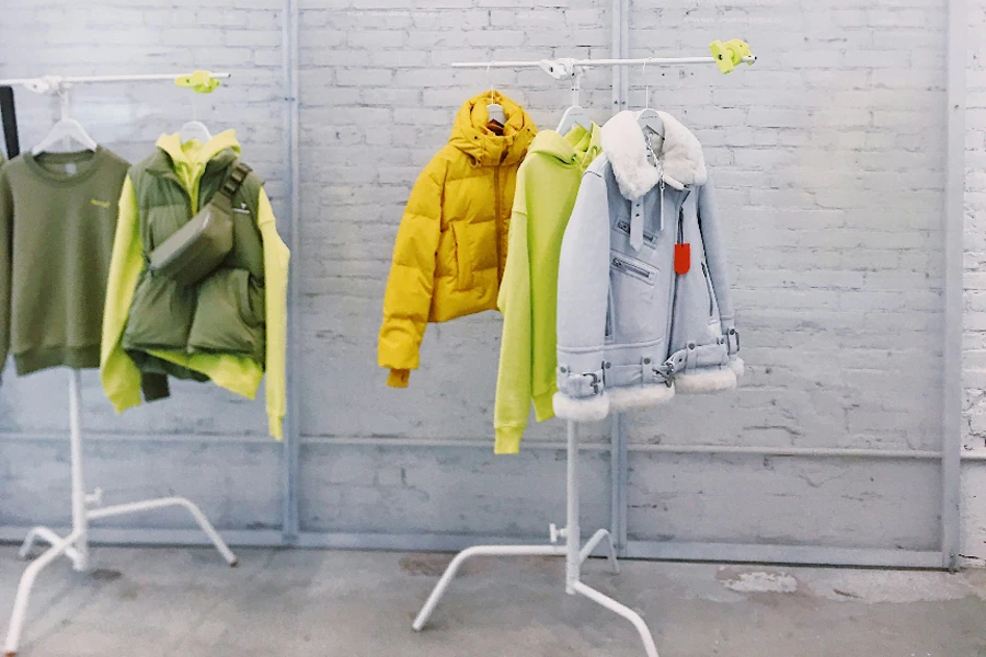 Clothing rack with fashionable outdoor clothing