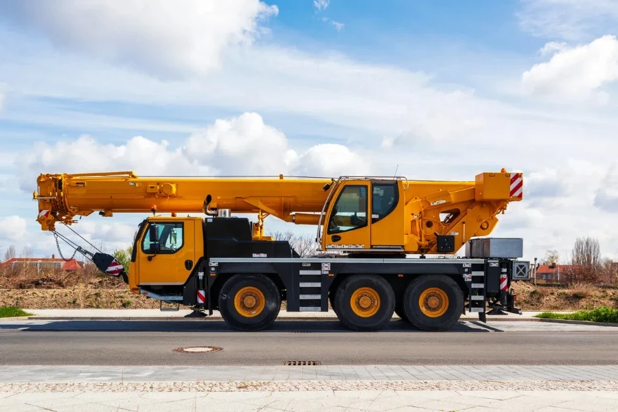 LTM mobile cranes. telescopic truck-mounted crane