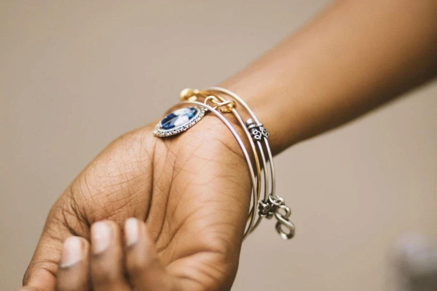 Silver-colored Bangle