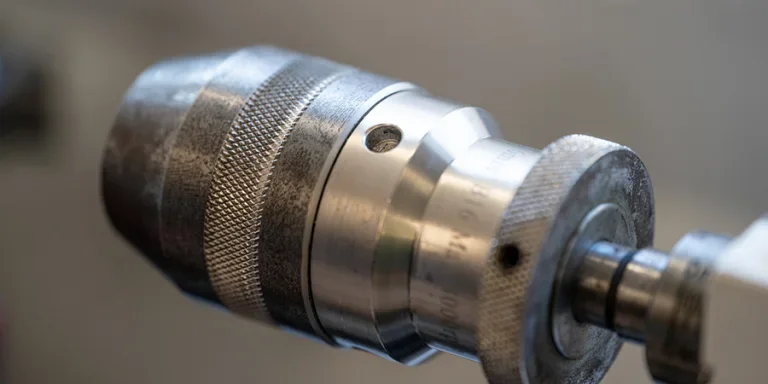 The CNC lathe machine mills slotted spindle parts made of brass and other hard metals via the milling spindle