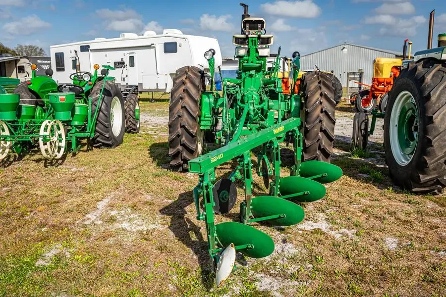 The three point quick hitch is an ingenious invention designed to facilitate the rapid attachment and detachment of implements on tractors