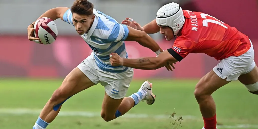 Two rugby players competing in the 2020 Tokyo Olympics