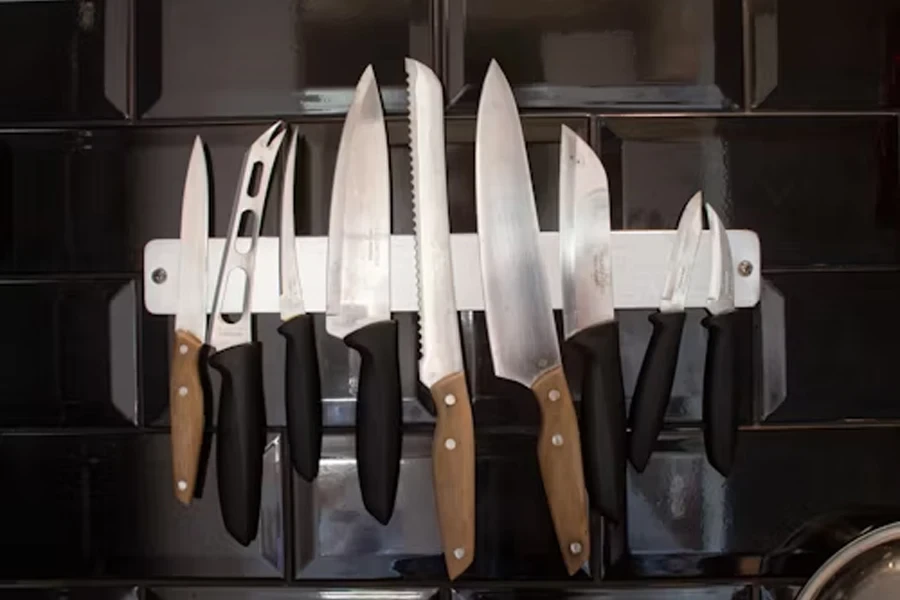 black and brown handled kitchen knives