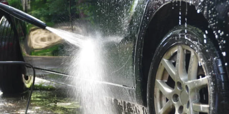 nettoyeur haute pression de voiture