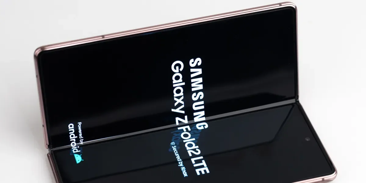 The Evolution Of Foldable Smartphones Examining The Samsung Galaxy Z