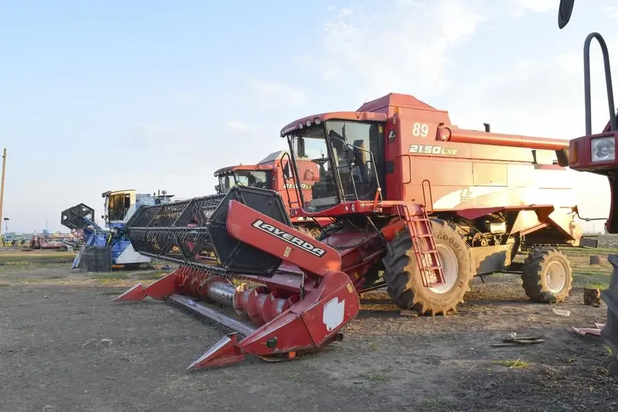 the efficiency of the three point quick hitch in modern farming