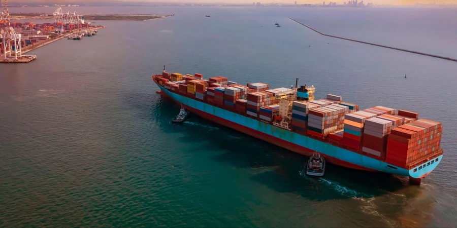 the partner connection Container Cargo freight ship