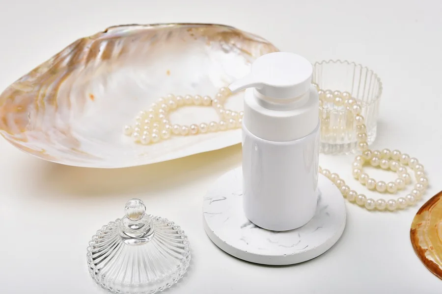 Cosmetic bottle containers with marine pearl extraction essenc