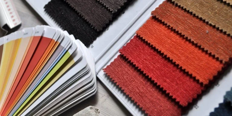 Différents tissus aux couleurs variées