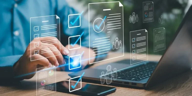 Управление документацией человеческих ресурсов и концепция взаимоотношений с клиентами. Деловые люди проверяют кадровые документы на предмет права на лидерство в организации и создание команды.