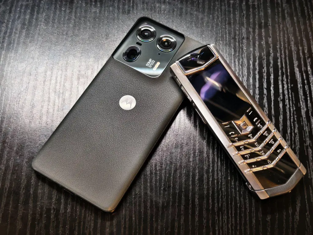 Moto X50 Ultra, artificial leather edition