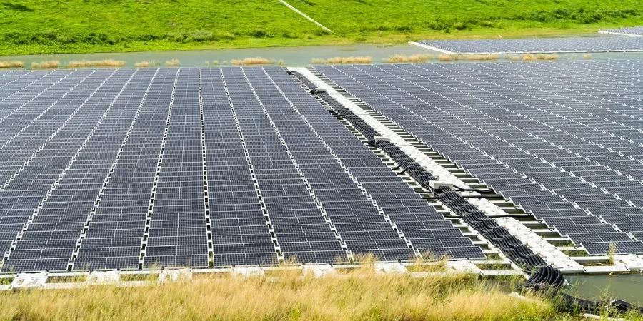 Panneaux photovoltaïques pour la production d'énergie électrique renouvelable.