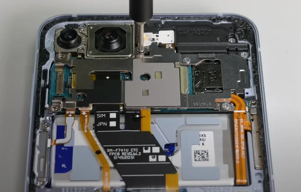 Step 5 of tearing down the Samsung Z Flip 6