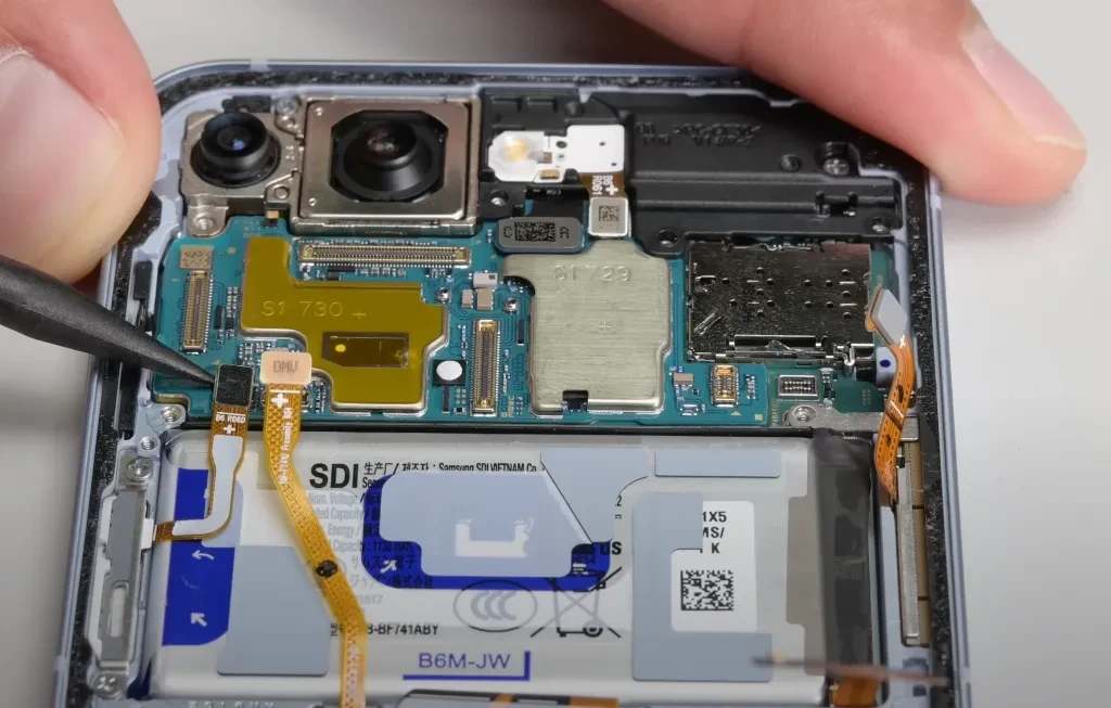 Step 6 of tearing down the Samsung Z Flip 6