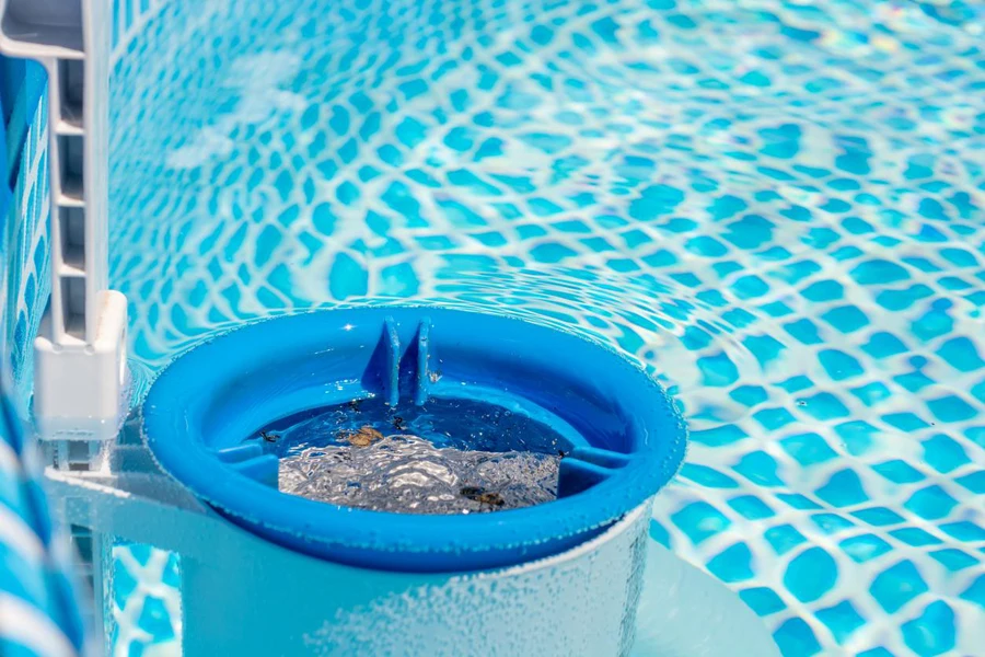 Surface skimmer frees the pool water of impurities