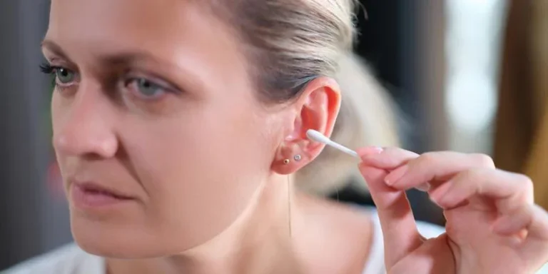 die Ohrenschmalzentfernung