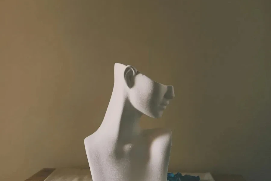 Abstract statue of a woman's head and upper body