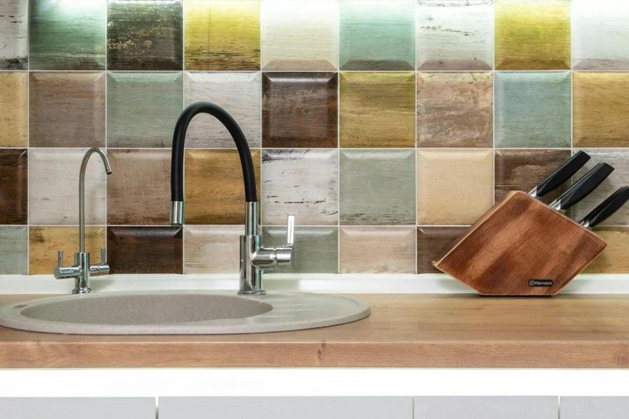 Ceramic kitchen backsplash and knife holder in a kitchen