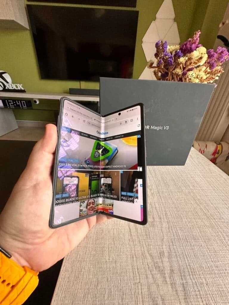 Foldable Magic V3