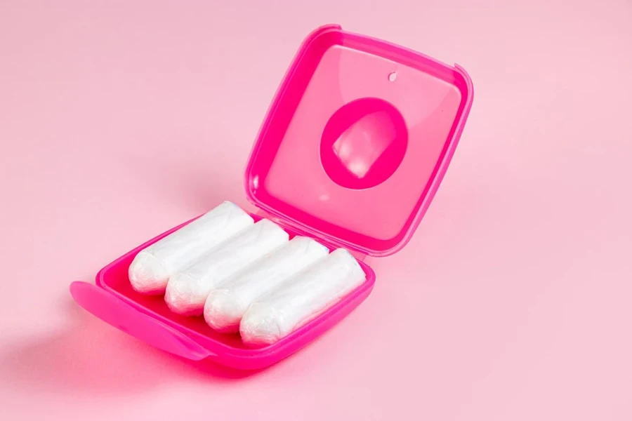 Tampons in pink box