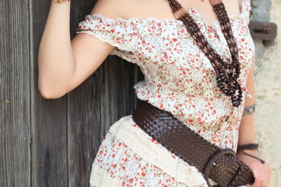 Beautiful lady wearing a Western-style dress