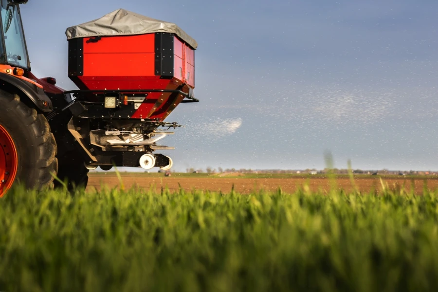 farm fertilizer spreader