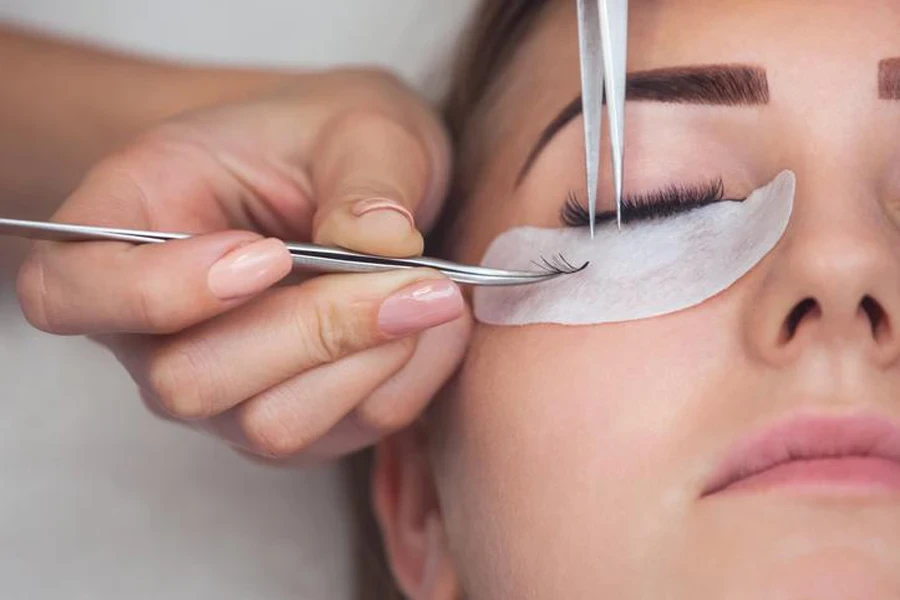 the eyelash tweezers