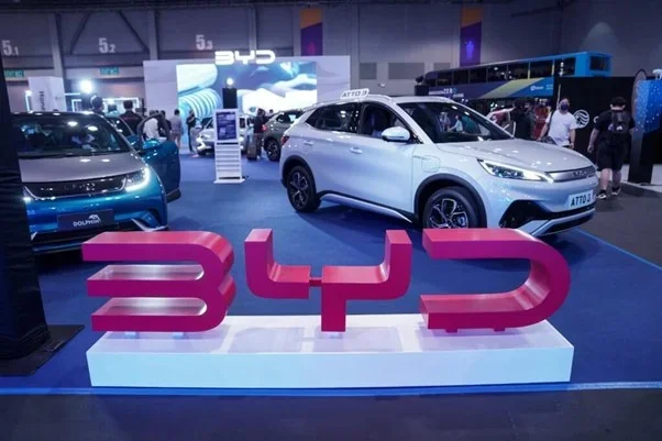 BYD logo show