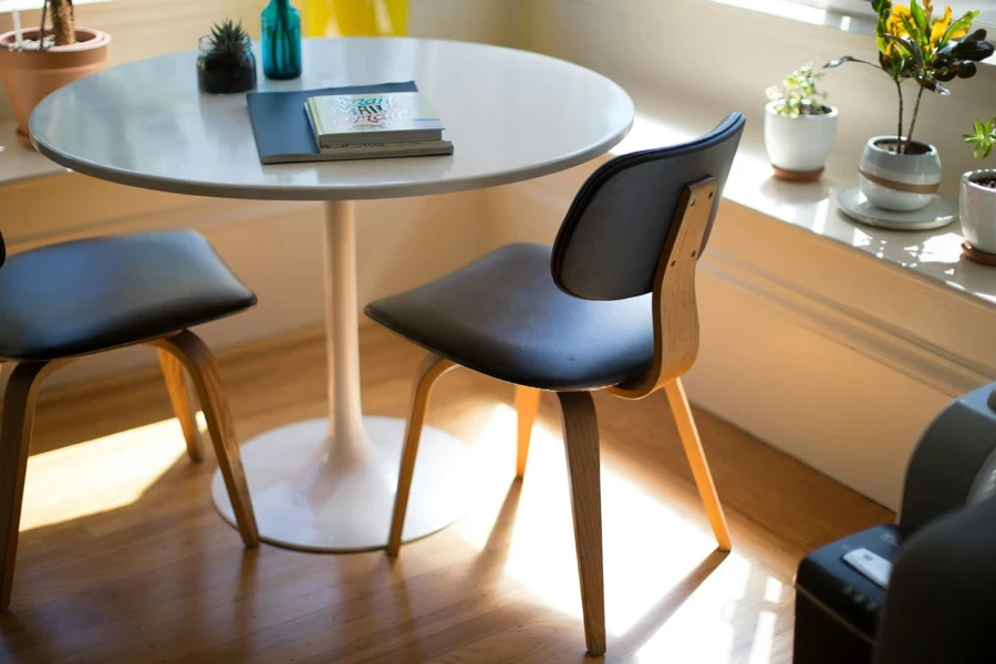 Contemporary kitchen nook used for work and reading