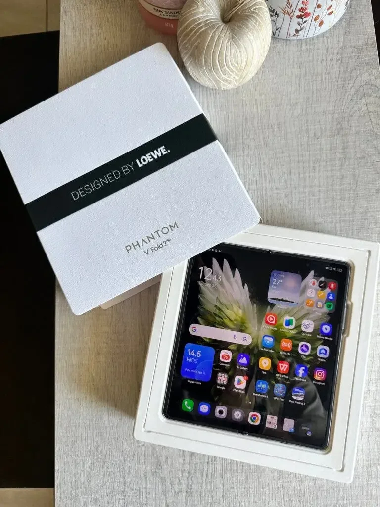 The TECNO Phantom V Fold2 5G