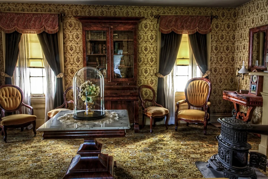 Rich mahogany and brown historic traditional living room