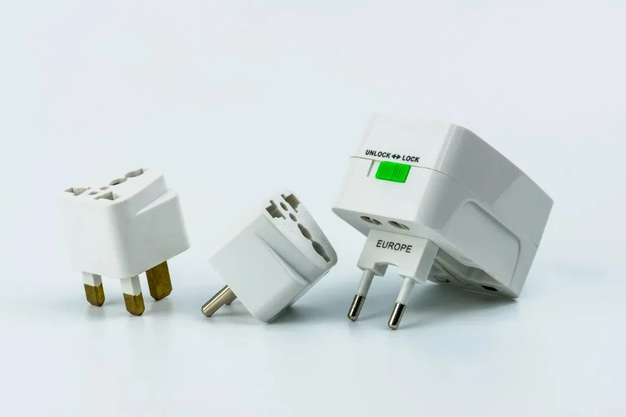 Set of universal plug adapters