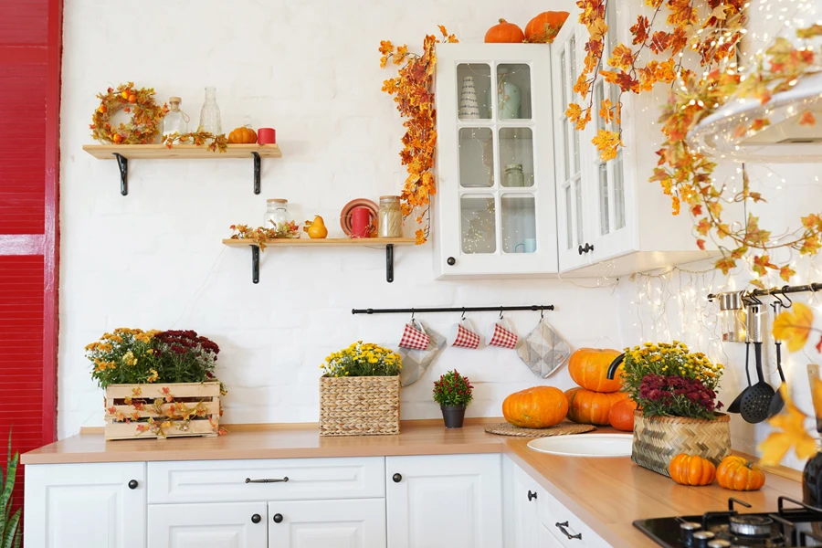 Thanksgiving decoration and garlands in a kitchen