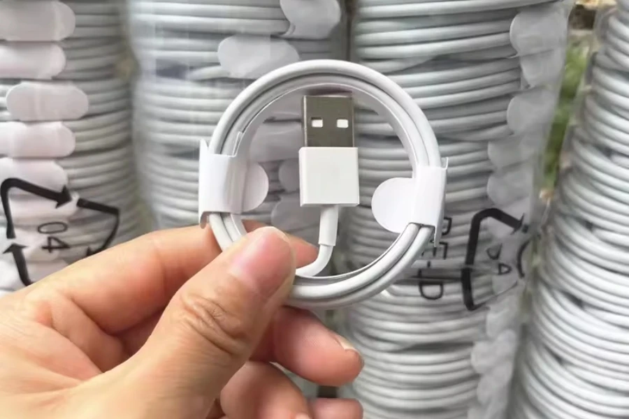 Wholesale High Quality Foxconn USB to 8pin Fast Charging Data Cable