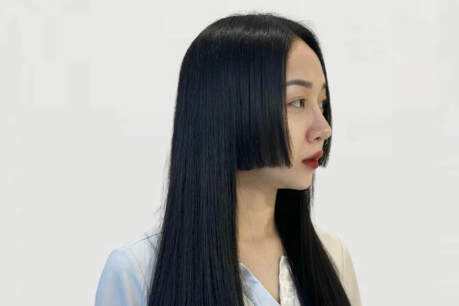 Japanese woman with long black hime cut design