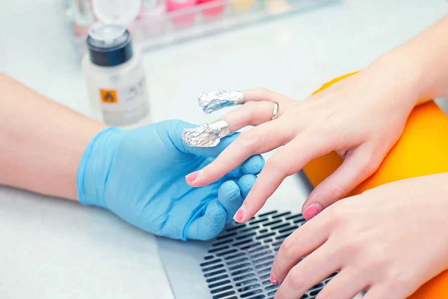 Removing acrylic nails with acetone