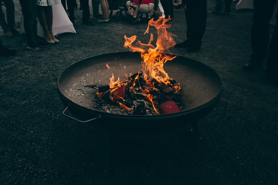 fire pit ideas lit during a party