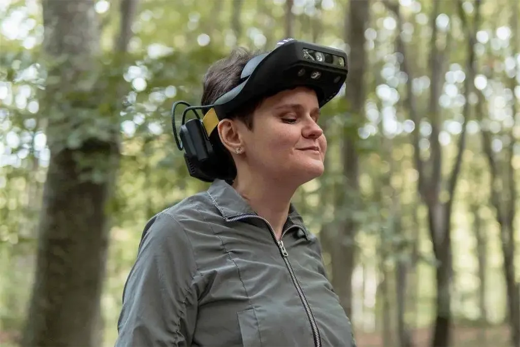 DotLumen head-mounted device for visually impaired individuals.