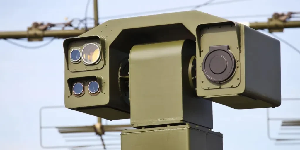 Laser range finder and reconnaissance system