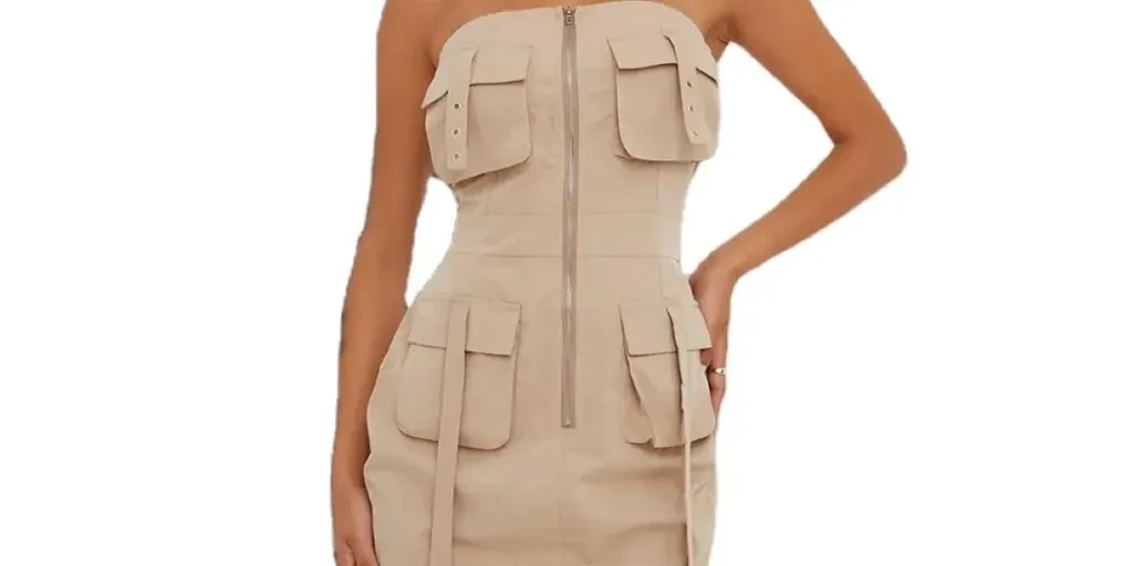 The dress characterized by their utilitarian design and multiple pockets