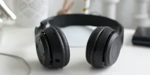 Black Cordless Headphones