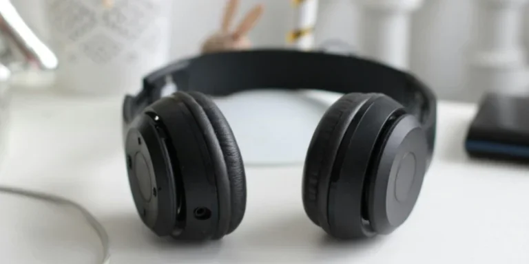 Schwarze kabellose Kopfhörer