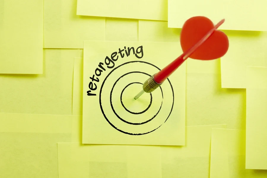 An illustration of a business retargeting consumers