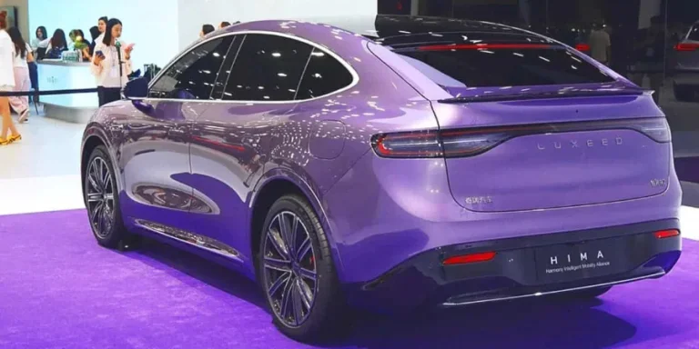 Huawei Unveils the New Luxeed R7 Electric Vehicle Models