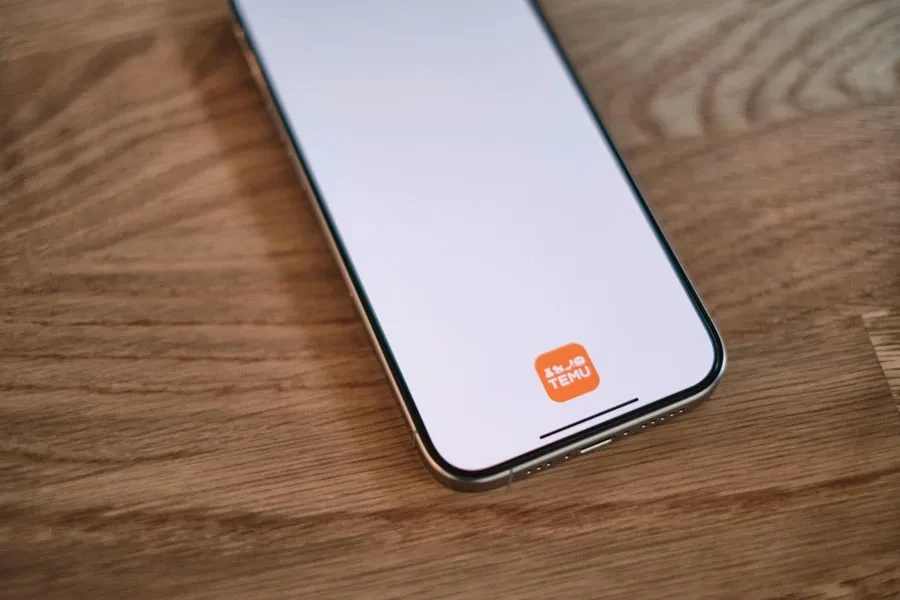 Temu symbol on a smartphone screen