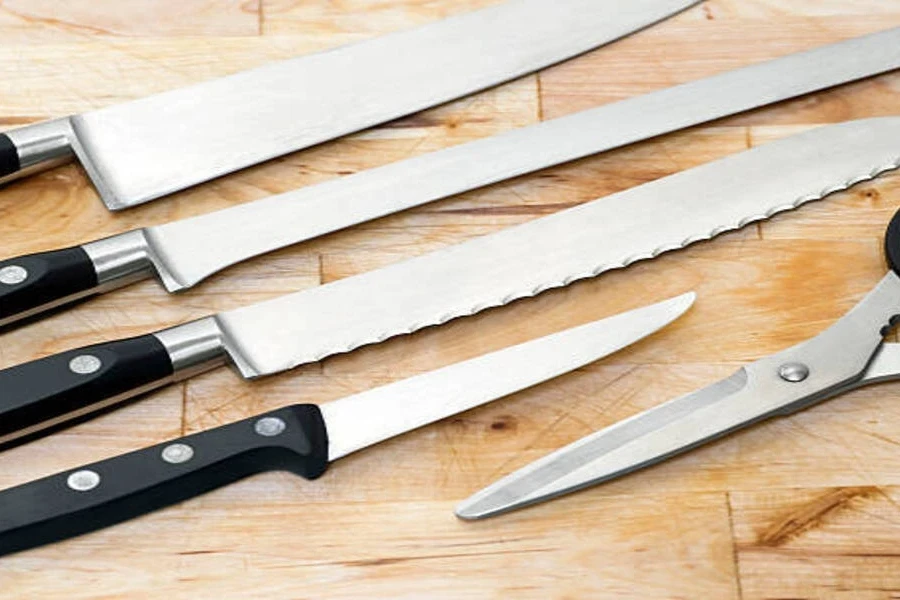 Various sizes of kitchen knives with razor-sharp and thin blades