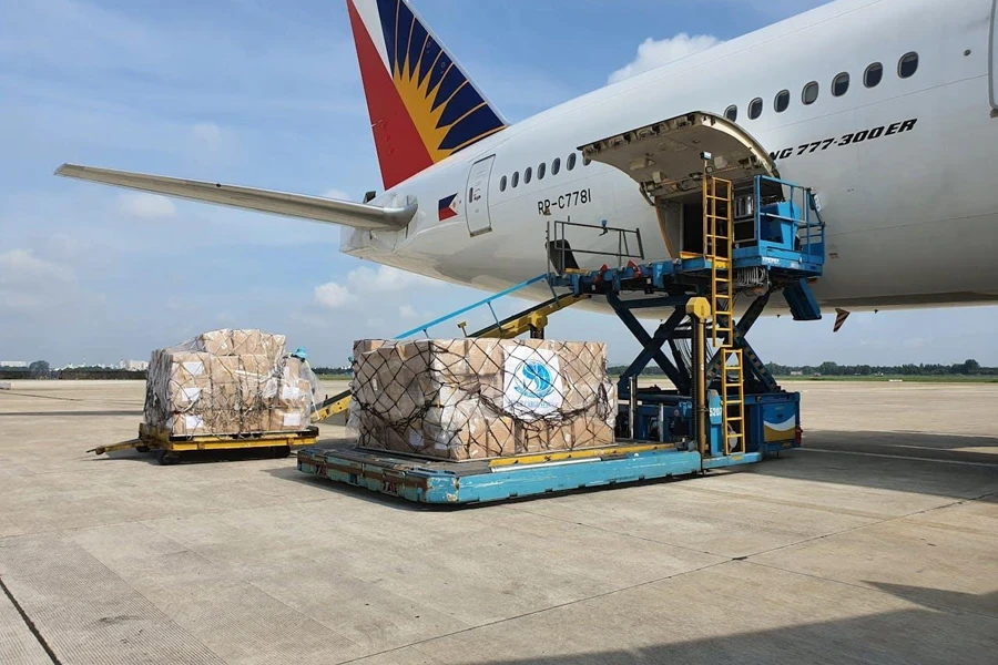 Air cargo is also common shipping method on Alibaba.com